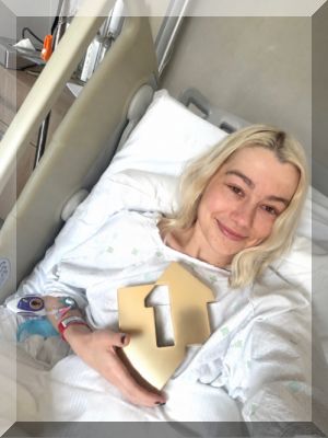 Phoebe Bridgers poses with her Official Number 1 Album Award for Lost Weekend (credit: Official Charts) Phoebe Bridgers poses with her Official Number 1 Album Award for Lost Weekend (credit: Official Charts)